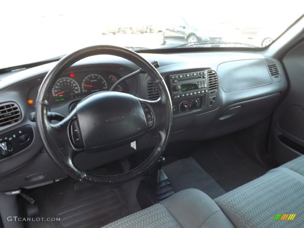 2001 Ford F150 XLT SuperCab 4x4 Medium Graphite Dashboard Photo #72808033