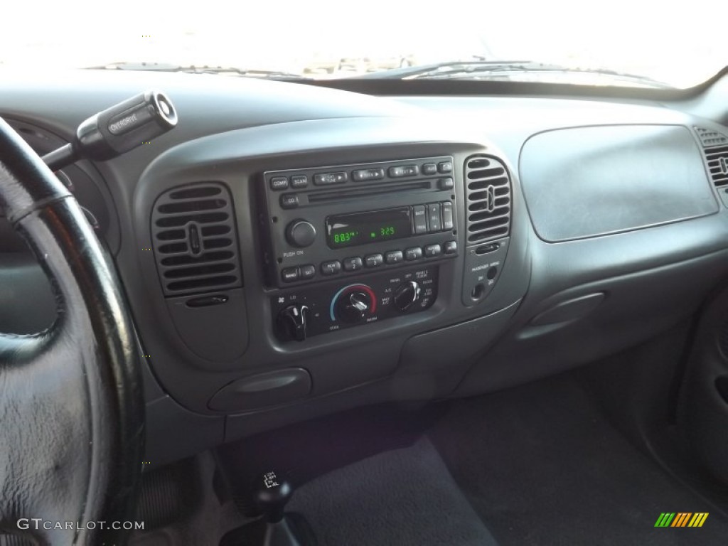 2001 Ford F150 XLT SuperCab 4x4 Controls Photo #72808093