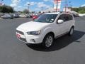 Diamond White Pearl - Outlander SE Photo No. 3