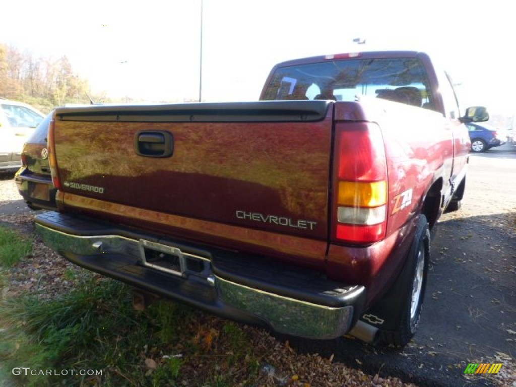 2001 Silverado 1500 LT Extended Cab 4x4 - Dark Carmine Red Metallic / Graphite photo #2