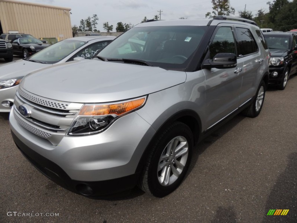 2012 Explorer XLT - Ingot Silver Metallic / Charcoal Black photo #2