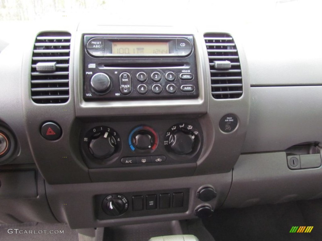 2007 Nissan Xterra S 4x4 Controls Photo #72815965