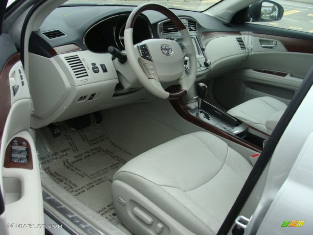 Light Gray Interior 2011 Toyota Avalon Limited Photo #72819154