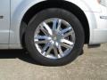 2008 Chrysler Town & Country Limited Wheel and Tire Photo