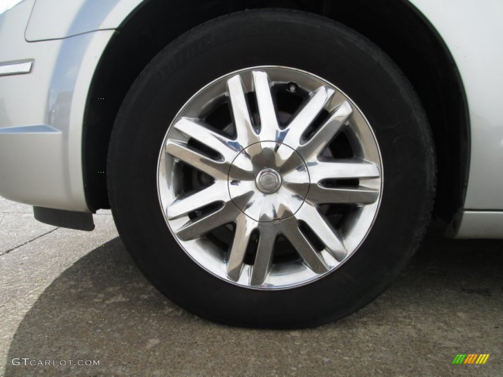 2008 Chrysler Town & Country Limited Wheel Photo #72819781