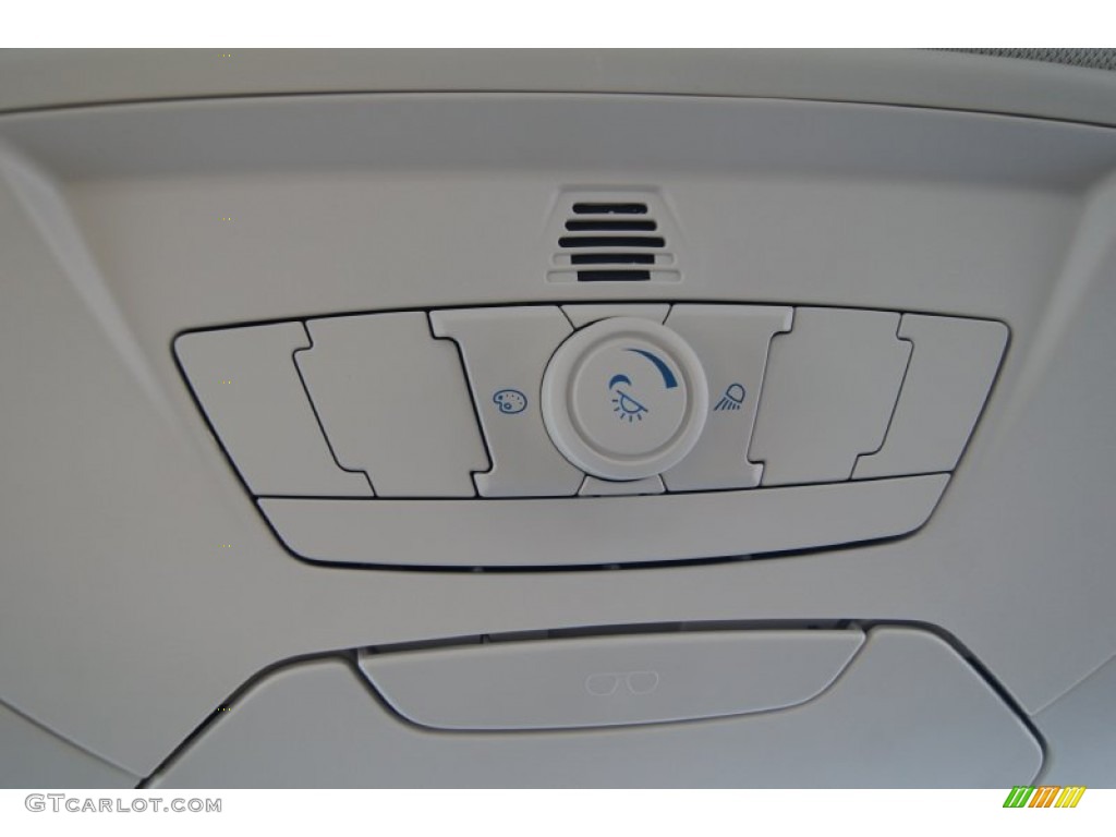 2013 Ford C-Max Hybrid SEL Controls Photo #72822112