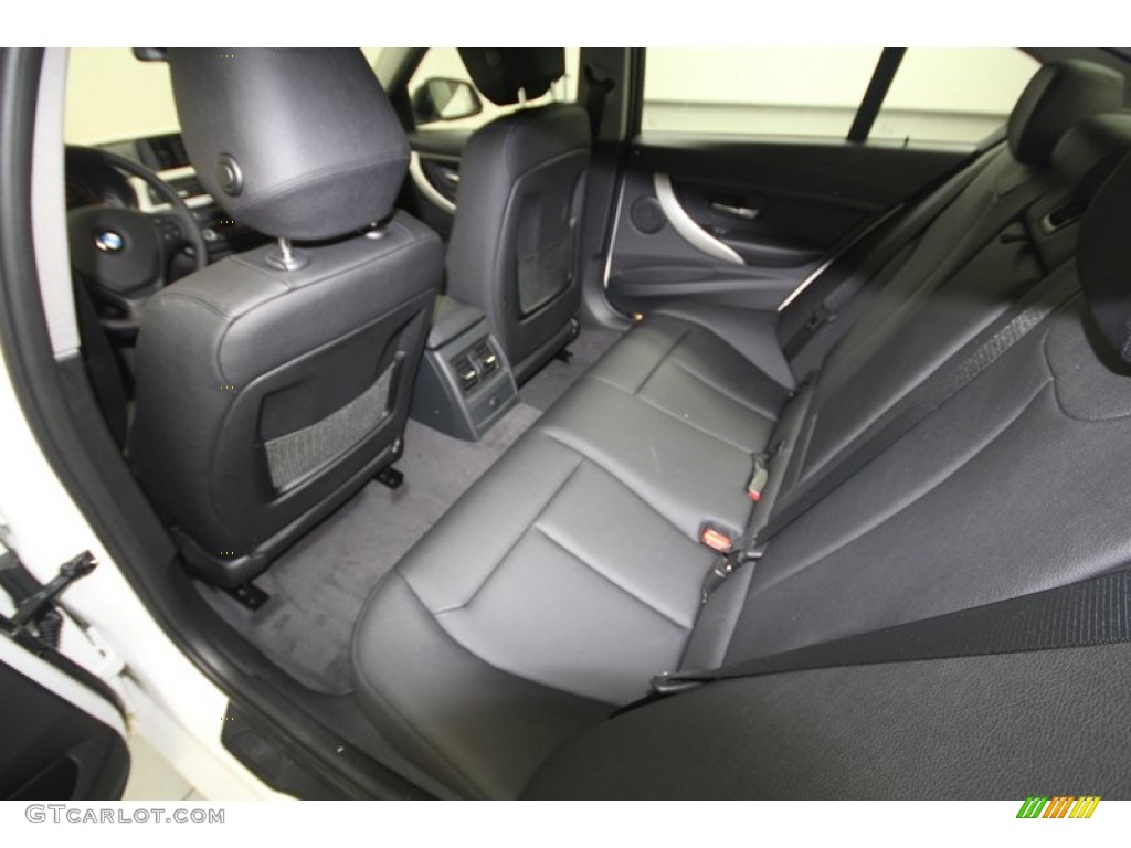2013 3 Series 328i Sedan - Alpine White / Black photo #24