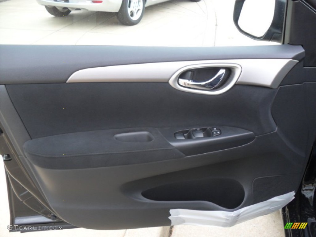 2013 Sentra SV - Super Black / Charcoal photo #5