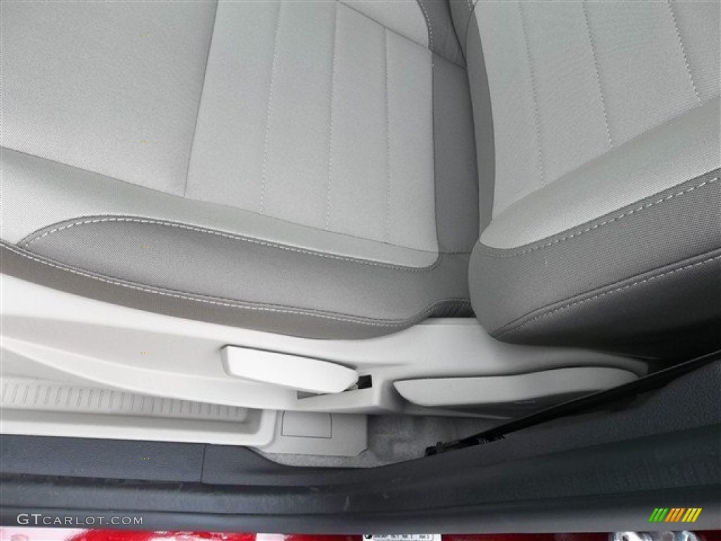 2013 C-Max Hybrid SE - Ruby Red / Medium Light Stone photo #26