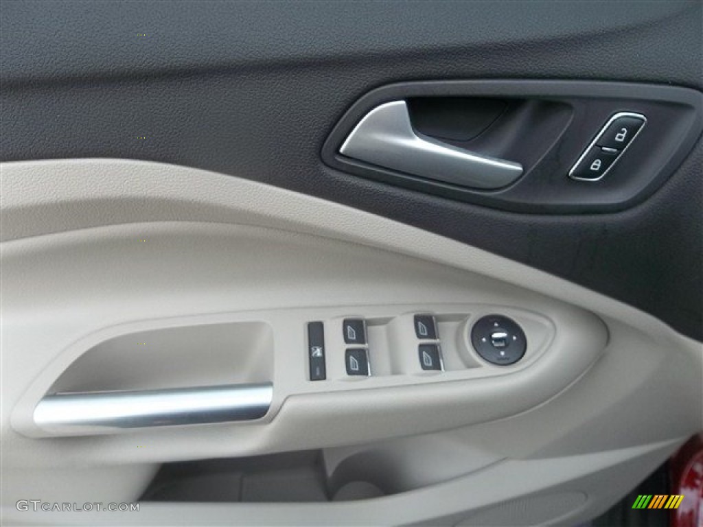 2013 C-Max Hybrid SE - Ruby Red / Medium Light Stone photo #29