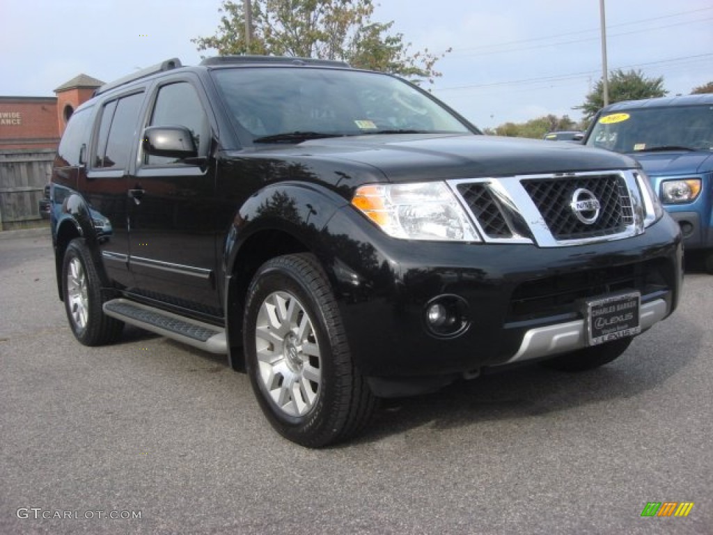 Super Black Nissan Pathfinder