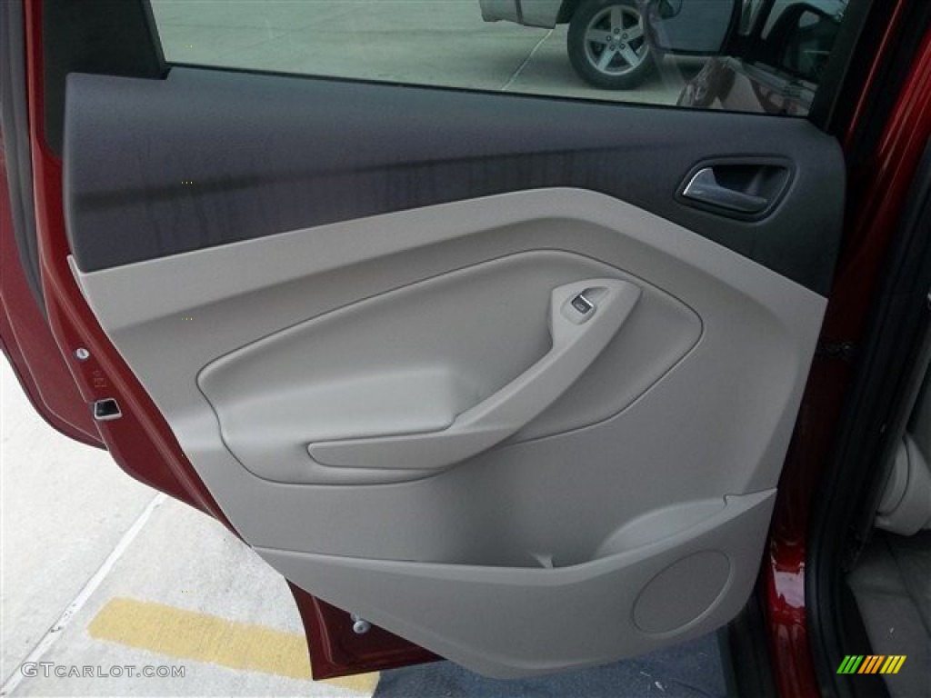 2013 C-Max Hybrid SE - Ruby Red / Medium Light Stone photo #32