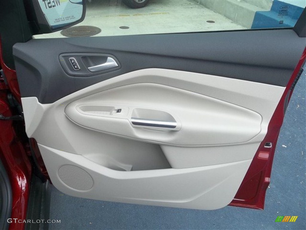 2013 C-Max Hybrid SE - Ruby Red / Medium Light Stone photo #38