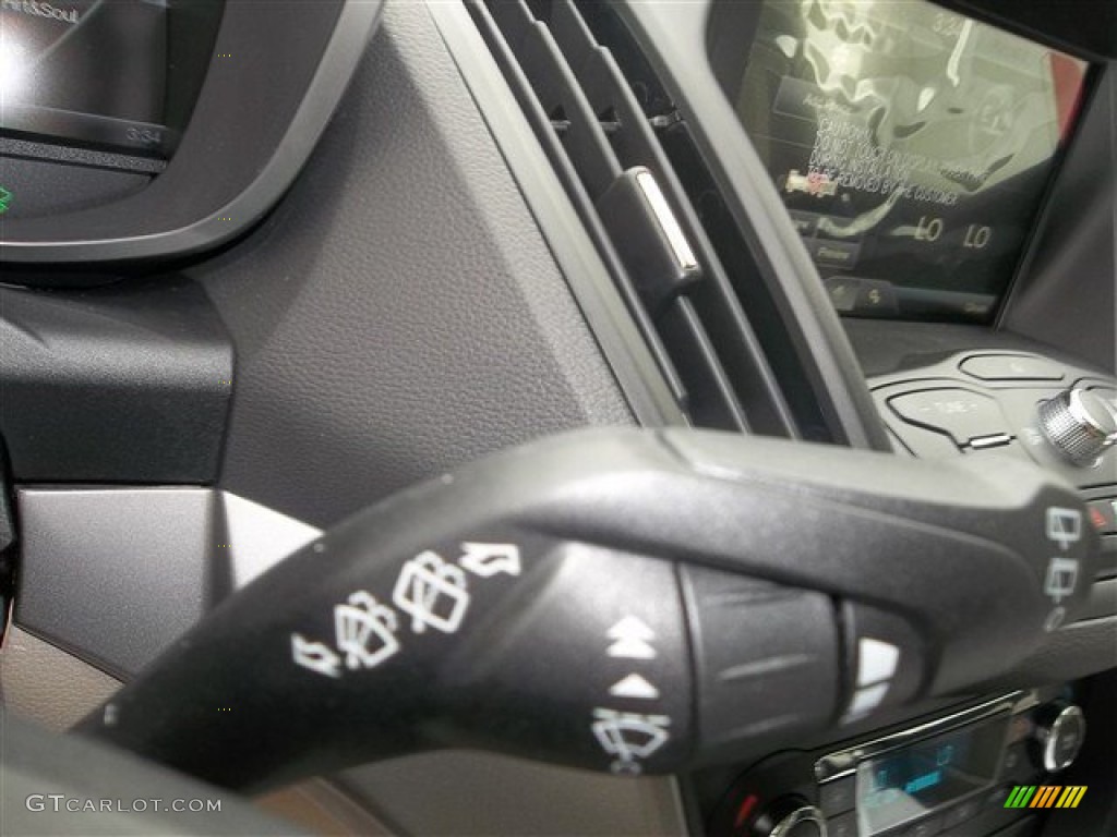 2013 C-Max Hybrid SE - Ruby Red / Medium Light Stone photo #57