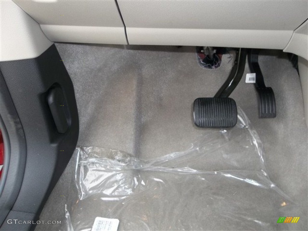 2013 C-Max Hybrid SE - Ruby Red / Medium Light Stone photo #60