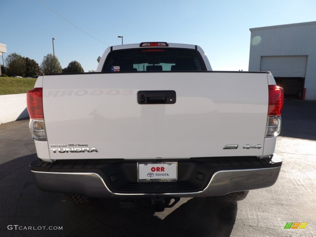 2013 Tundra SR5 CrewMax 4x4 - Super White / Graphite photo #6