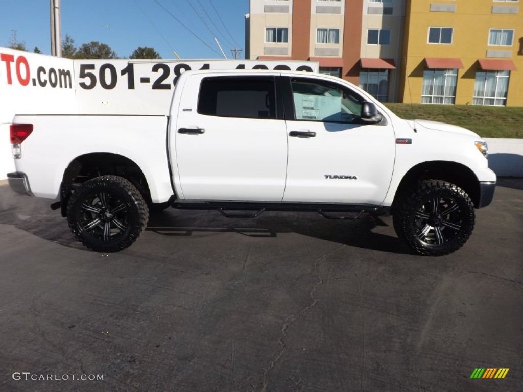 2013 Tundra SR5 CrewMax 4x4 - Super White / Graphite photo #8