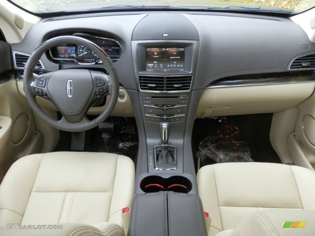 2013 Lincoln MKT EcoBoost AWD Light Dune Dashboard Photo #72839790