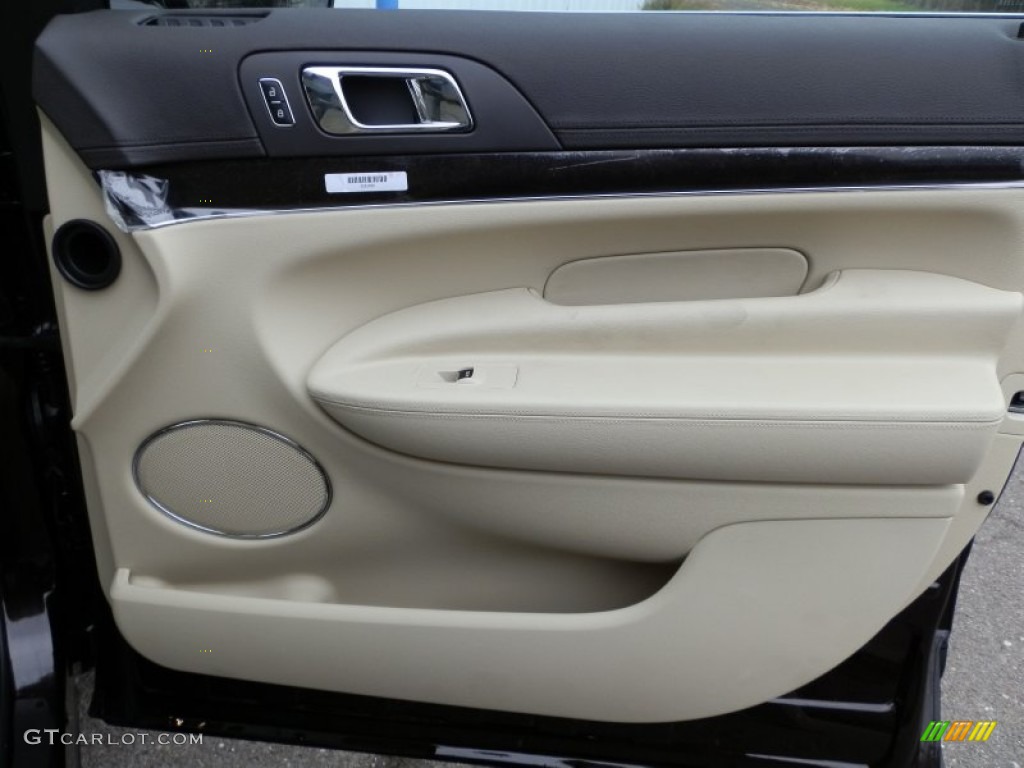 2013 Lincoln MKT EcoBoost AWD Light Dune Door Panel Photo #72839859