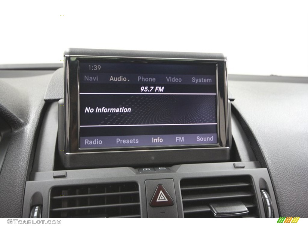 2010 Mercedes-Benz C 63 AMG Controls Photo #72840873