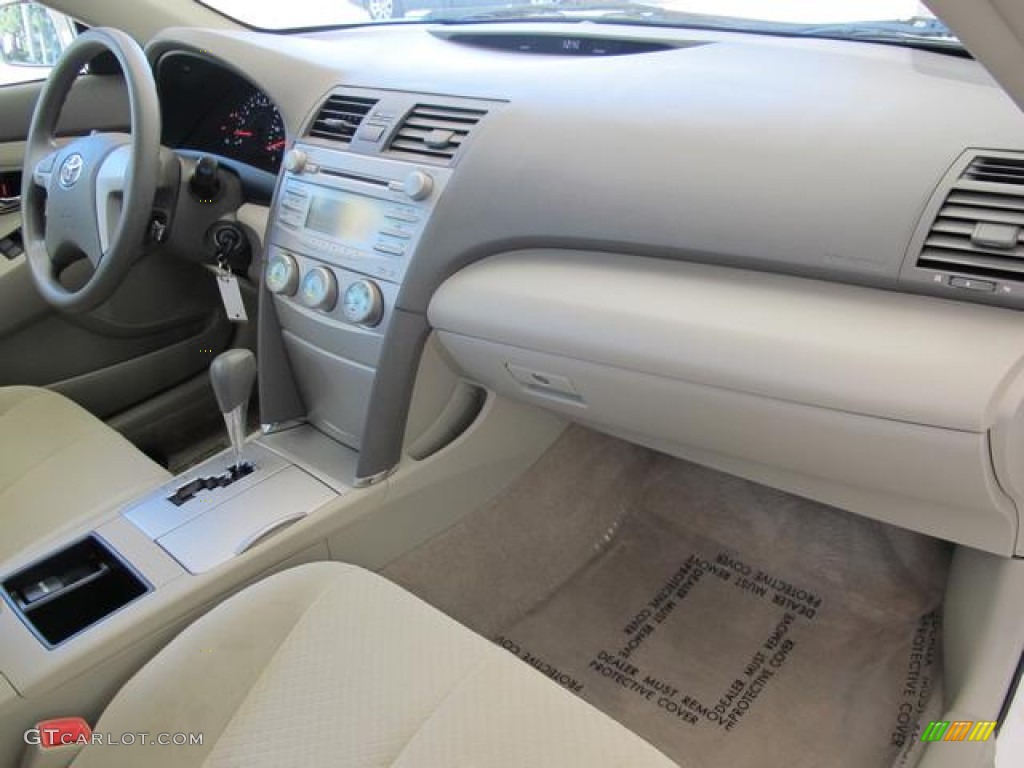 2009 Toyota Camry LE Bisque Dashboard Photo #72844311