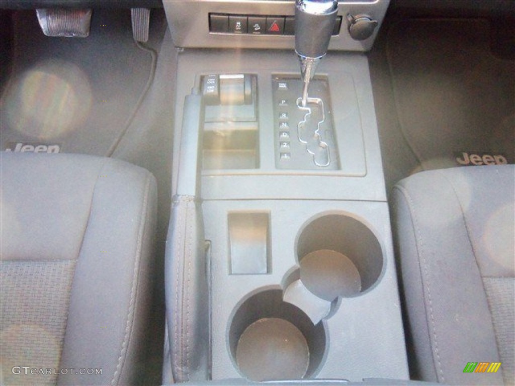 2011 Liberty Sport 4x4 - Natural Green Metallic / Dark Slate Gray photo #16