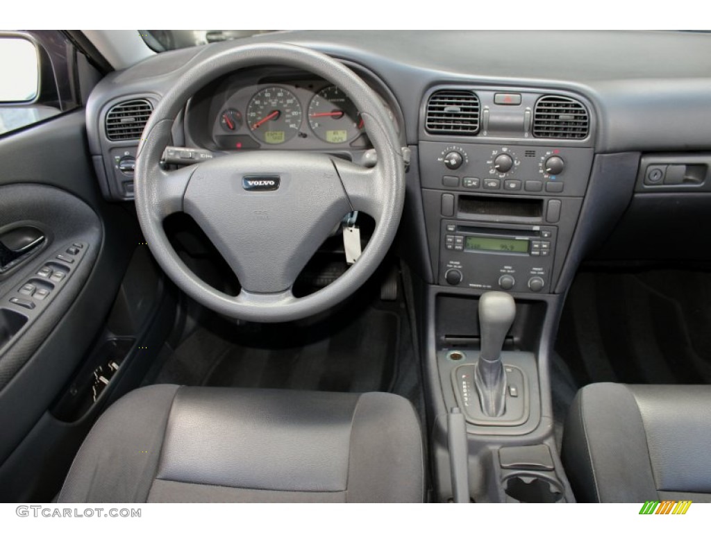 2004 Volvo V40 Standard V40 Model Graphite Dashboard Photo #72846081