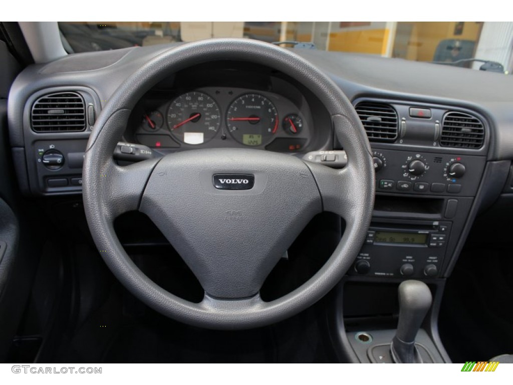 2004 Volvo V40 Standard V40 Model Steering Wheel Photos