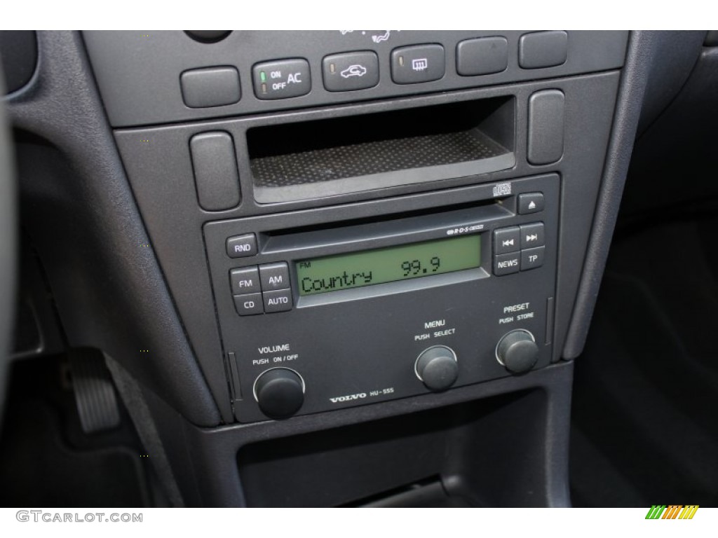 2004 Volvo V40 Standard V40 Model Audio System Photos