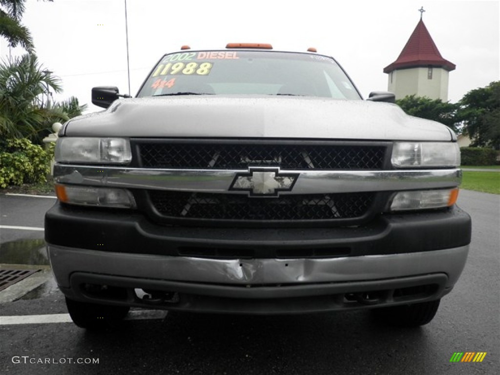 2002 Silverado 3500 LS Extended Cab 4x4 Dually - Light Pewter Metallic / Graphite photo #3