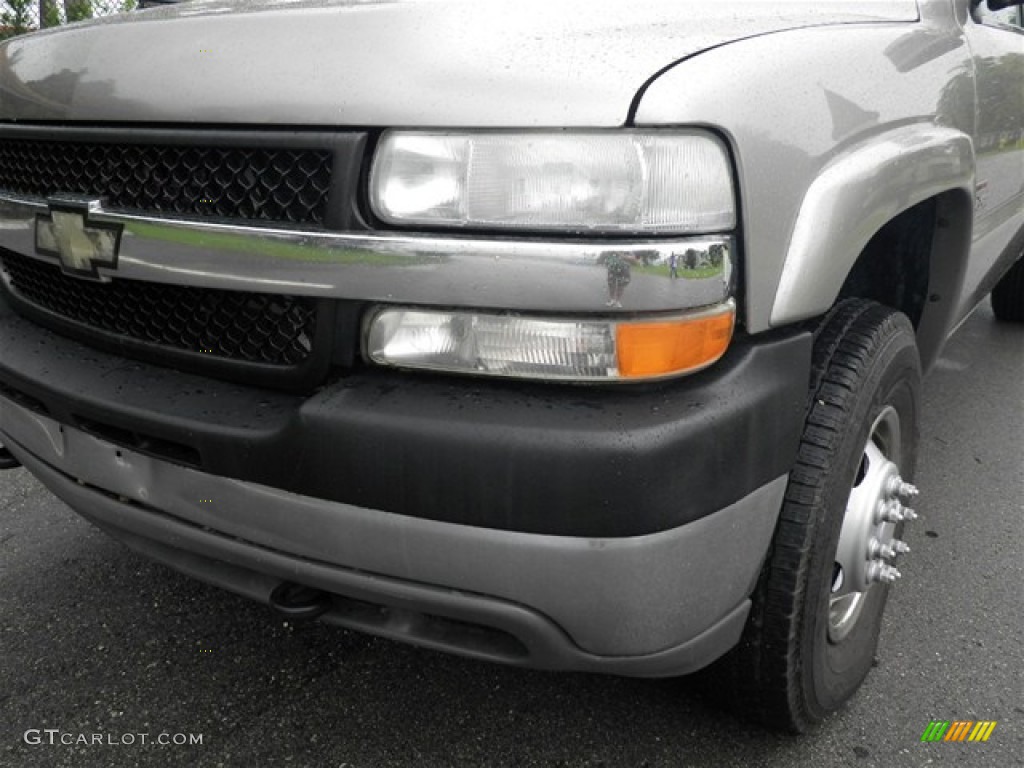 2002 Silverado 3500 LS Extended Cab 4x4 Dually - Light Pewter Metallic / Graphite photo #6