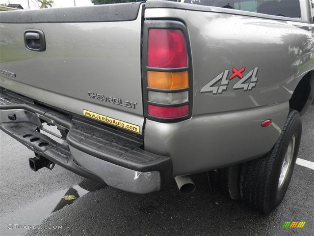 2002 Silverado 3500 LS Extended Cab 4x4 Dually - Light Pewter Metallic / Graphite photo #15