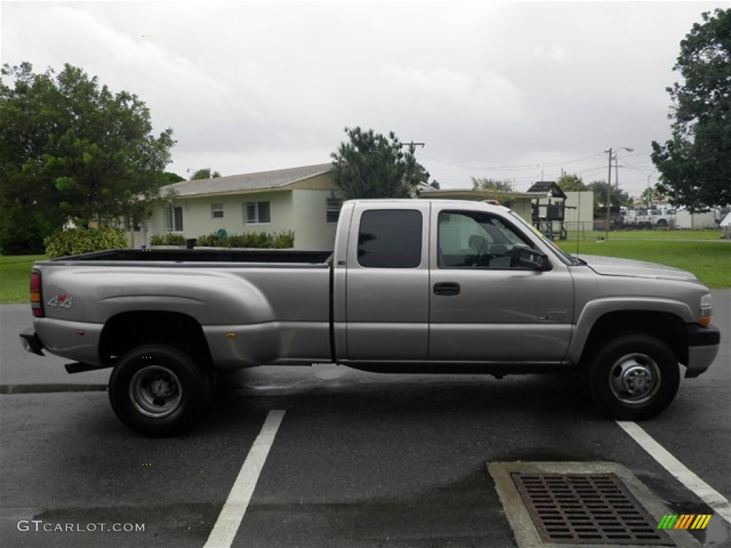 2002 Silverado 3500 LS Extended Cab 4x4 Dually - Light Pewter Metallic / Graphite photo #17