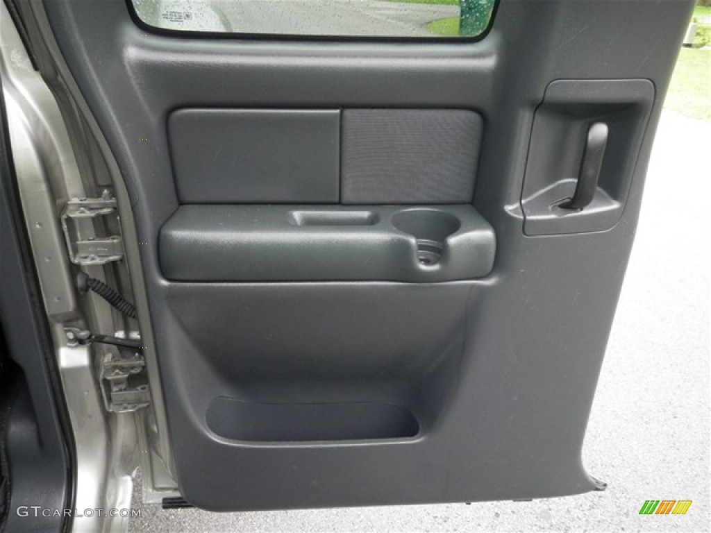 2002 Silverado 3500 LS Extended Cab 4x4 Dually - Light Pewter Metallic / Graphite photo #25