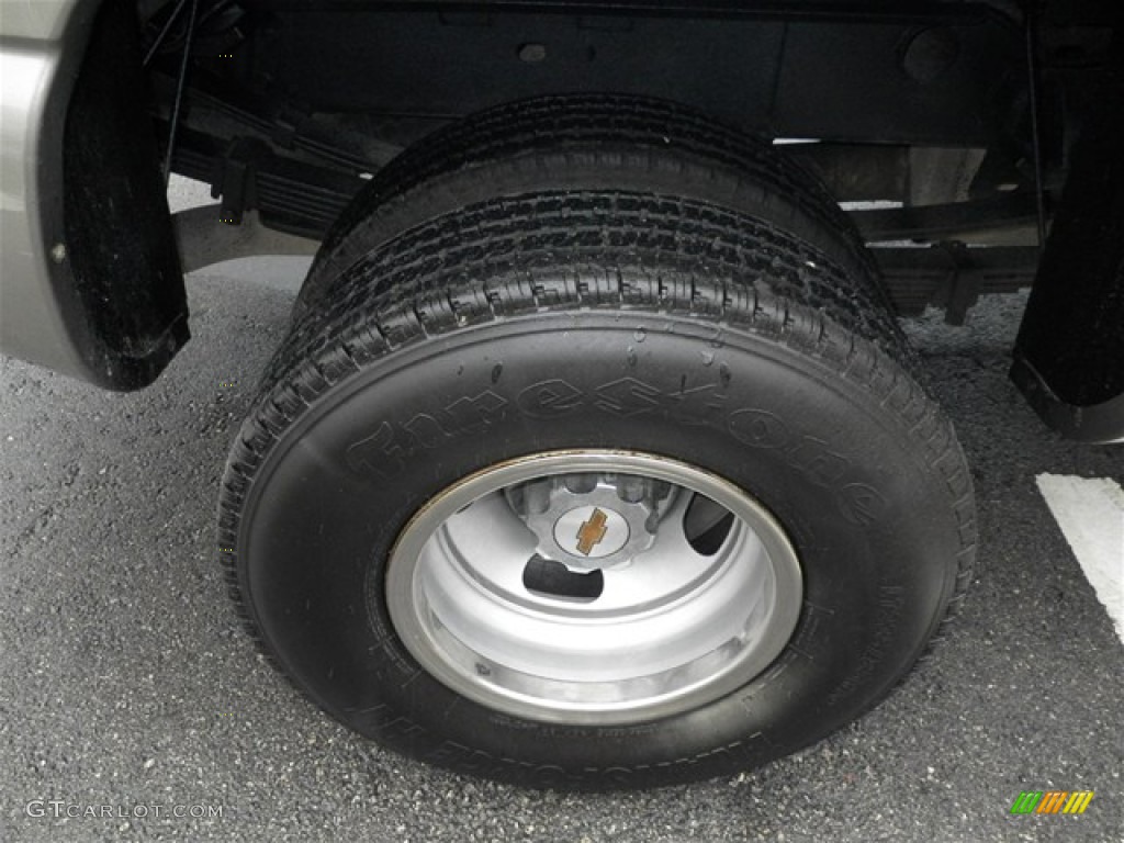 2002 Silverado 3500 LS Extended Cab 4x4 Dually - Light Pewter Metallic / Graphite photo #37