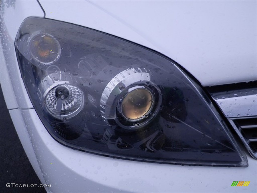 2008 Astra XR Sedan - Arctic White / Charcoal photo #3