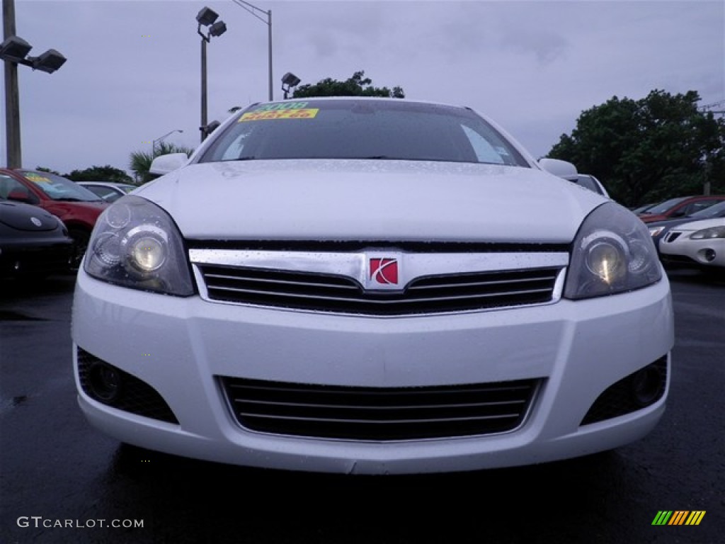 2008 Astra XR Sedan - Arctic White / Charcoal photo #5