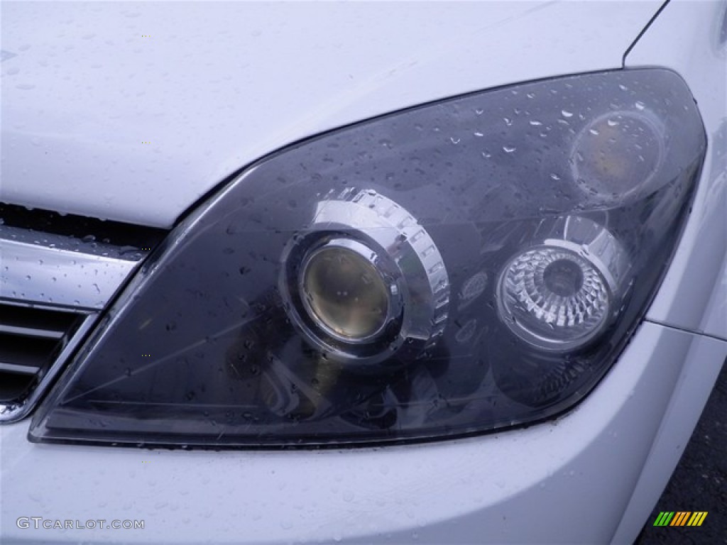2008 Astra XR Sedan - Arctic White / Charcoal photo #8