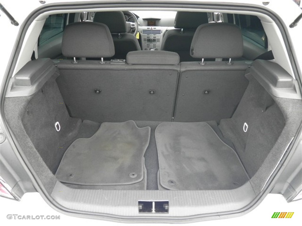 2008 Astra XR Sedan - Arctic White / Charcoal photo #44