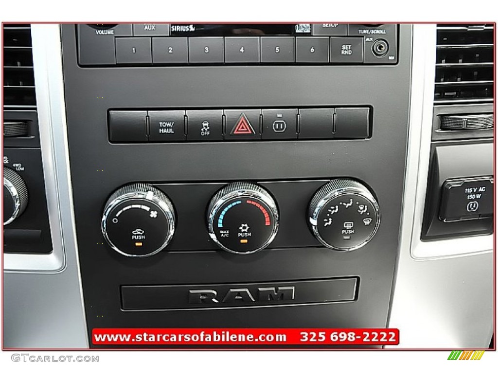 2012 Ram 1500 Lone Star Quad Cab 4x4 - Bright Silver Metallic / Dark Slate Gray/Medium Graystone photo #32