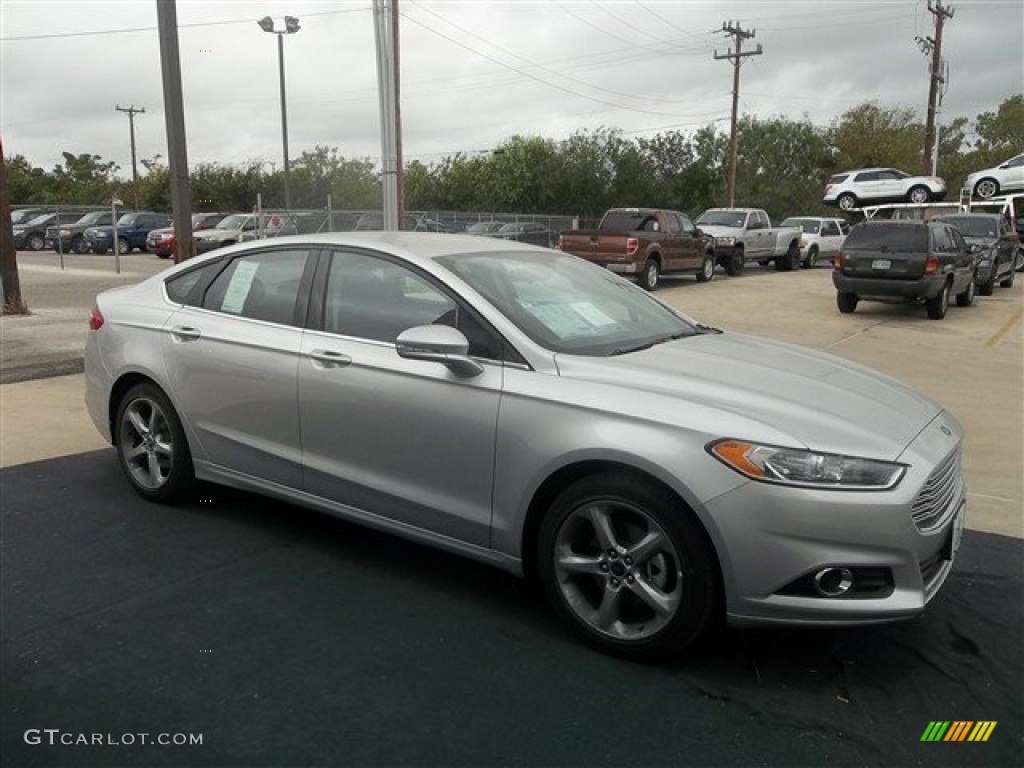 2013 Fusion SE 1.6 EcoBoost - Ingot Silver Metallic / SE Appearance Package Charcoal Black/Red Stitching photo #15