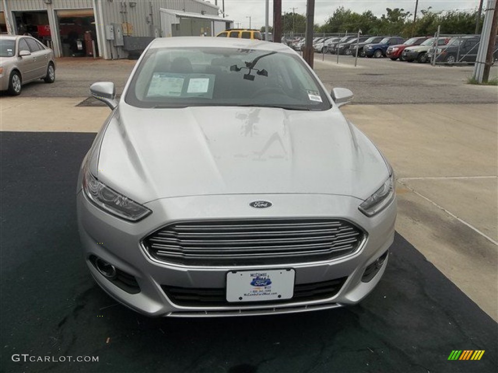2013 Fusion SE 1.6 EcoBoost - Ingot Silver Metallic / SE Appearance Package Charcoal Black/Red Stitching photo #16