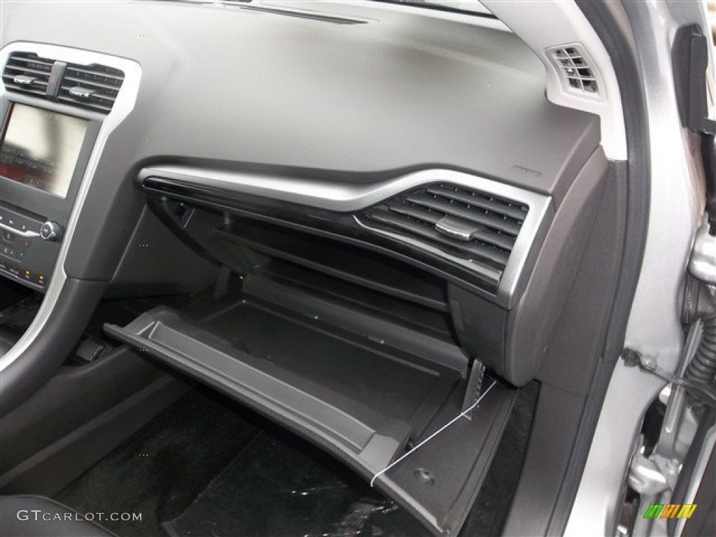 2013 Fusion SE 1.6 EcoBoost - Ingot Silver Metallic / SE Appearance Package Charcoal Black/Red Stitching photo #29