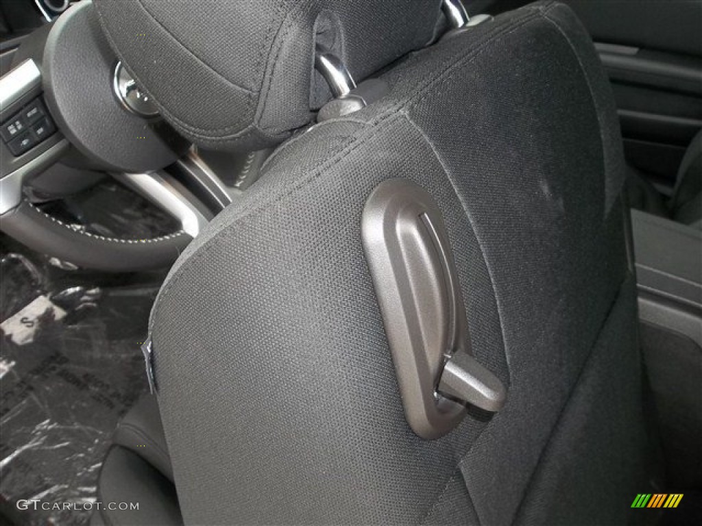 2013 Mustang V6 Coupe - Ingot Silver Metallic / Charcoal Black photo #28