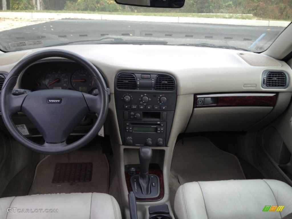 2004 Volvo S40 1.9T Graphite Dashboard Photo #72862611