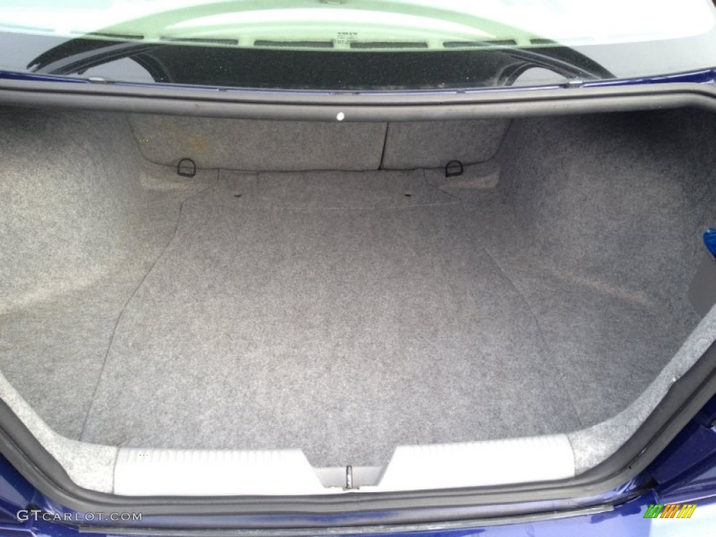 2004 Volvo S40 1.9T Trunk Photos