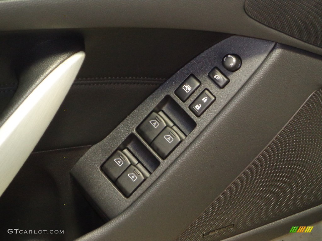 2012 Infiniti G 37 Convertible Controls Photo #72863097