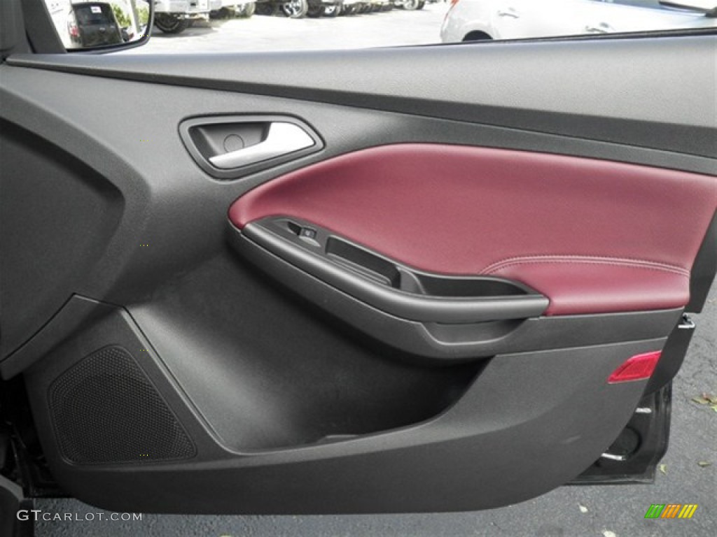 2012 Focus SE Sport Sedan - Black / Tuscany Red Leather photo #25