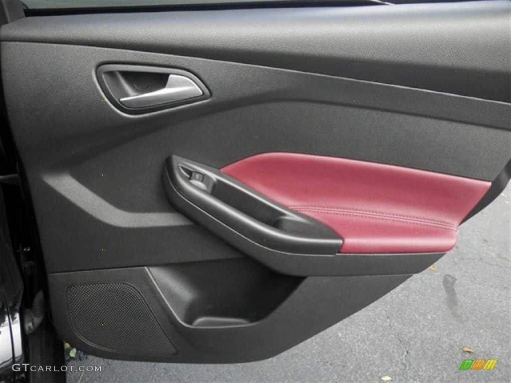 2012 Focus SE Sport Sedan - Black / Tuscany Red Leather photo #26