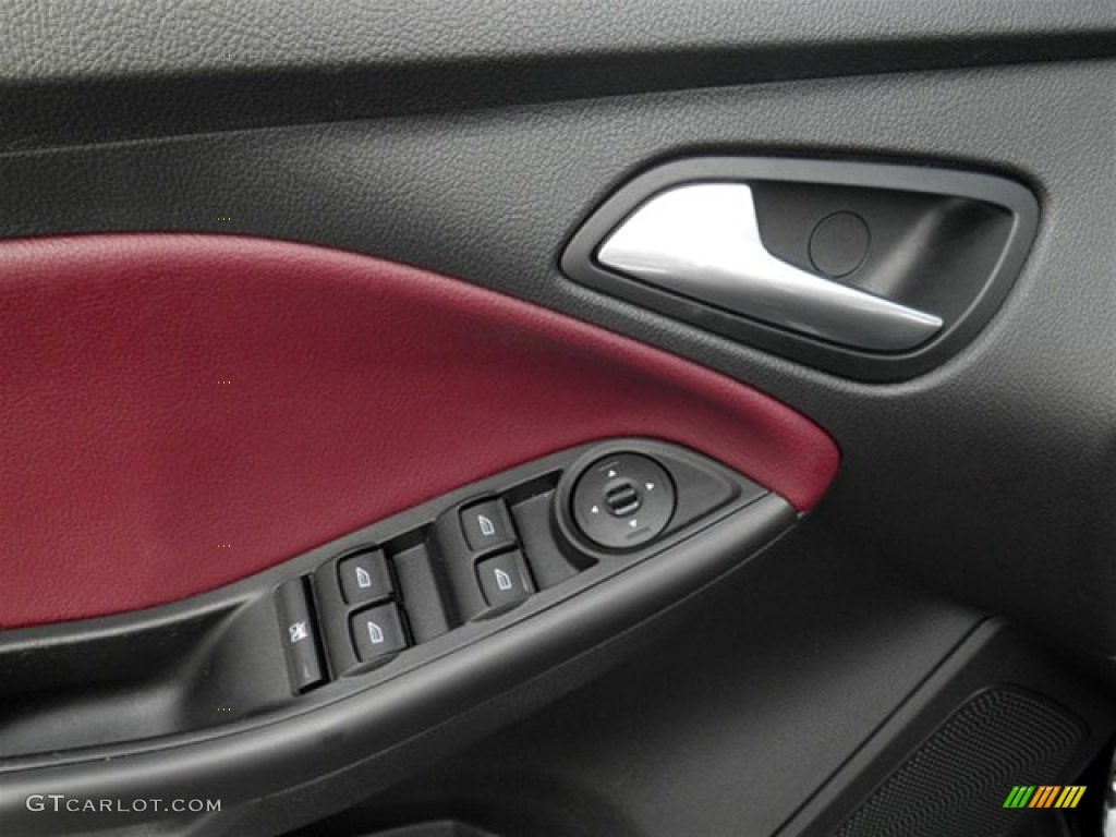 2012 Focus SE Sport Sedan - Black / Tuscany Red Leather photo #31